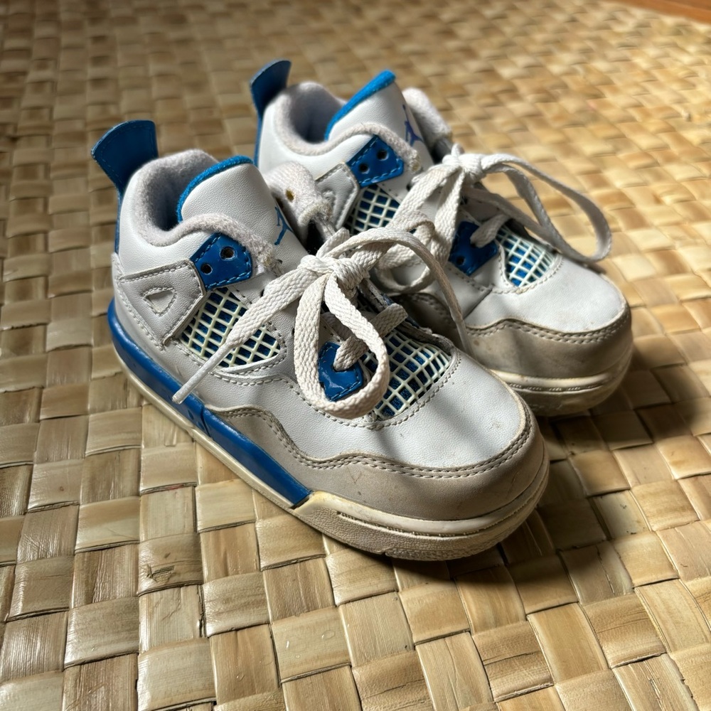 Jordan retro 4 blue/white/grey size 7C